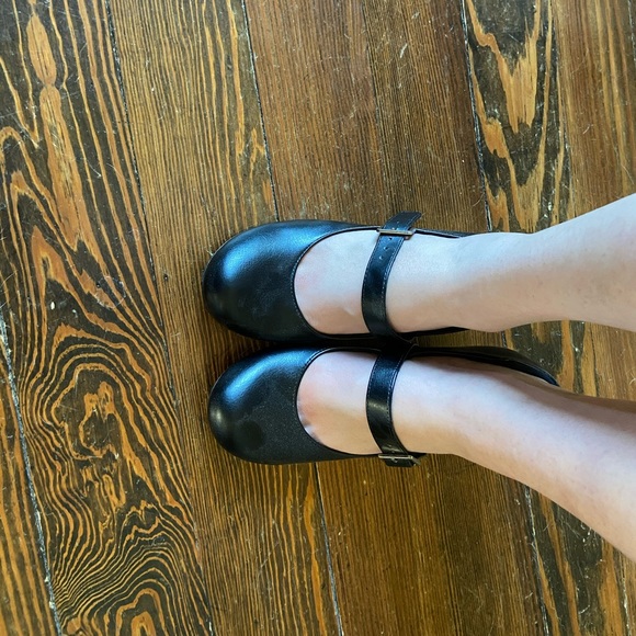 Shoes - SafeTStep comfort buckle shoes in black